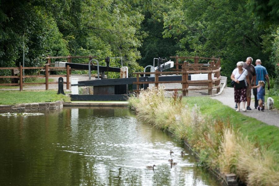 Hanbury Locks
