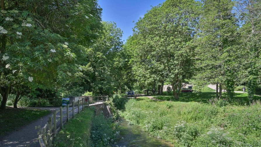 Orchard Lodge