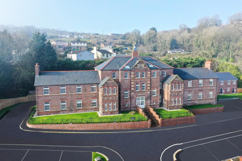 Holywell Manor