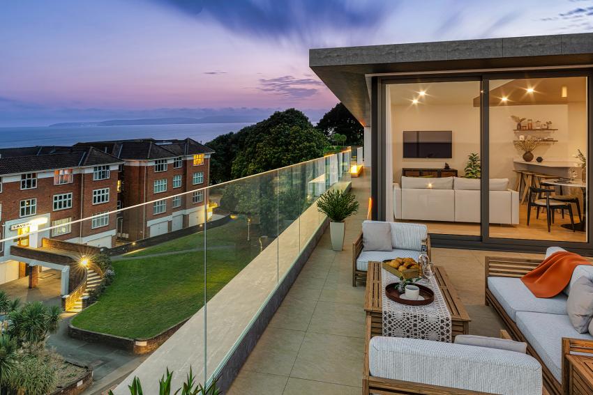 Reef Manor