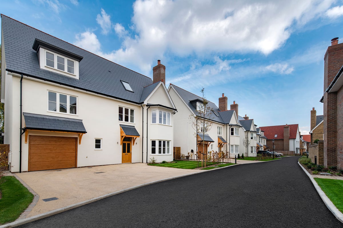 London Square Chigwell Village