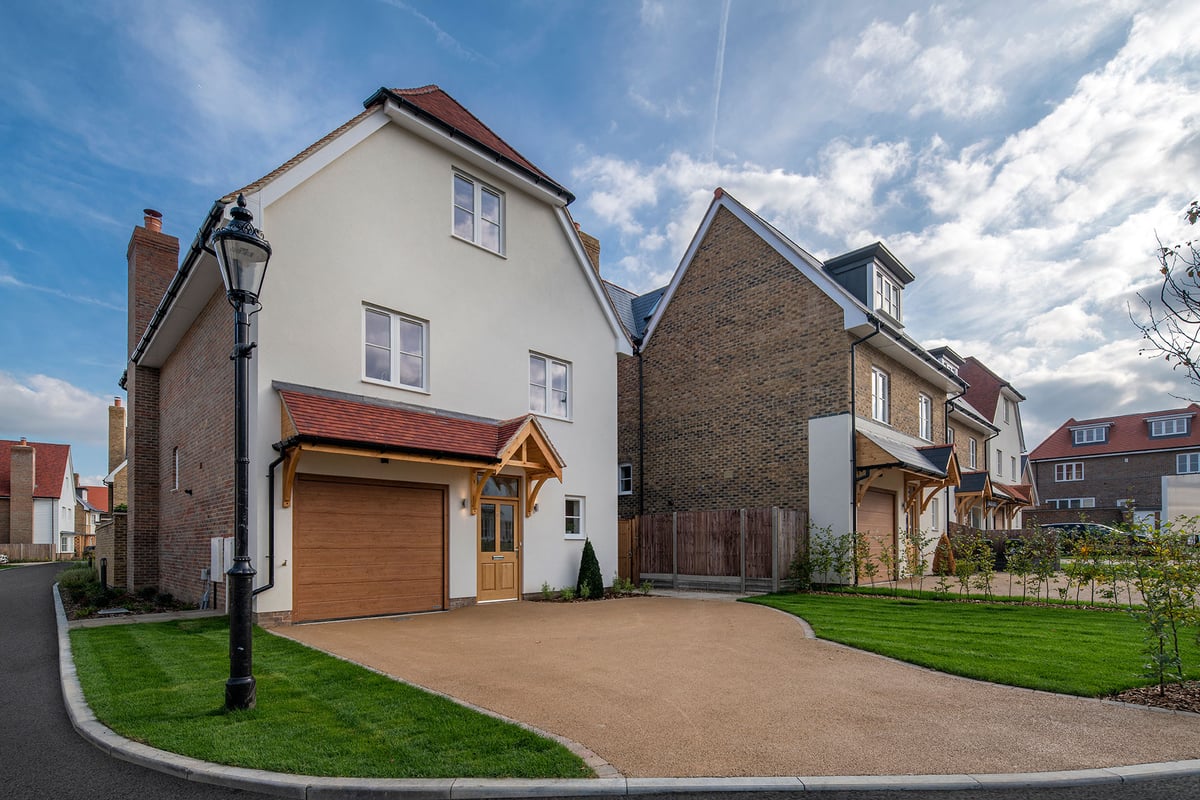 London Square Chigwell Village
