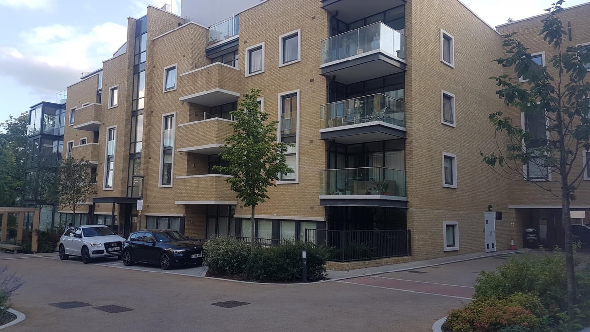 London Square Isleworth