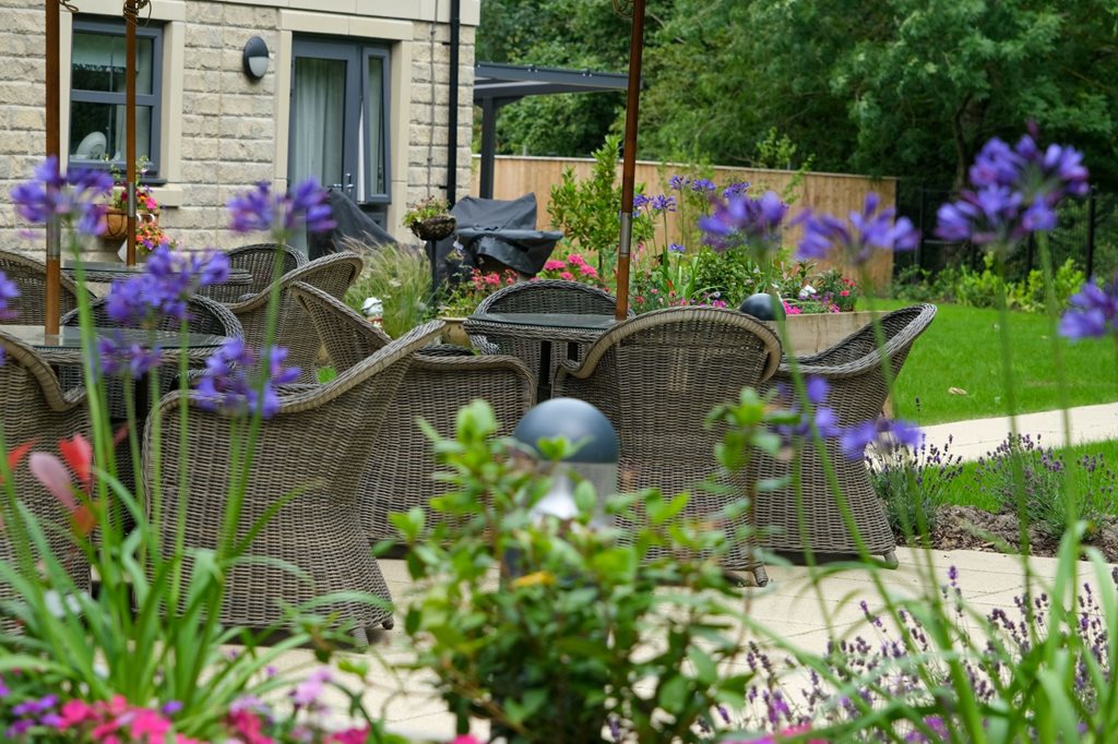 Summer Manor
