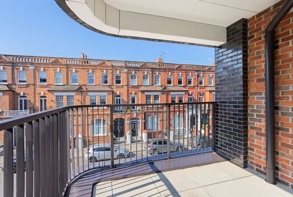 1 bedroom apartment for sale - Image 3