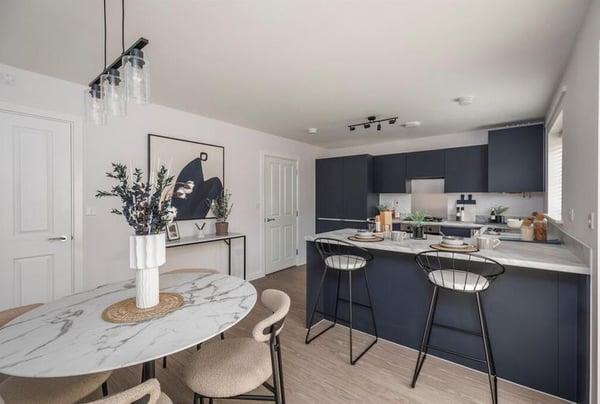 3 bedroom house for sale - Image 1