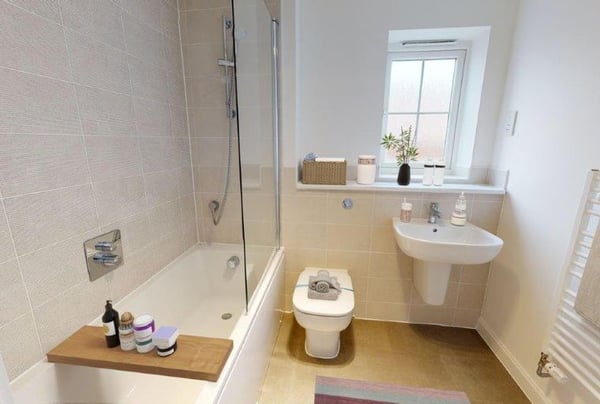 3 bedroom house for sale - Image 2