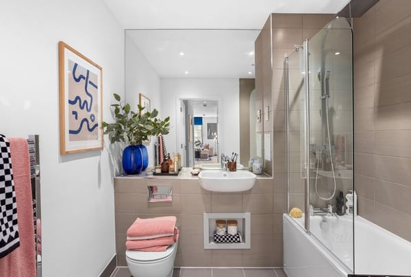 2 bedroom apartment for sale - Image 3