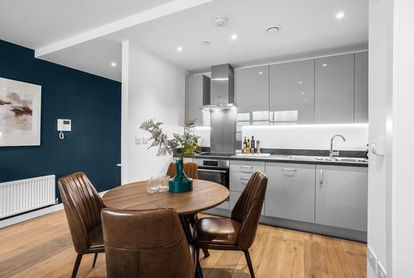 2 bedroom apartment for sale - Image 1