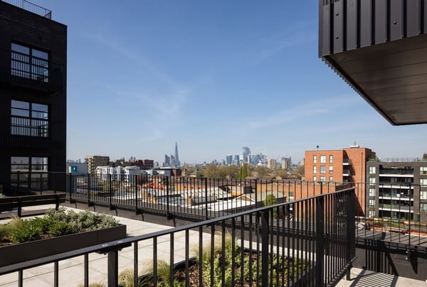 2 bedroom apartment for sale - Image 2
