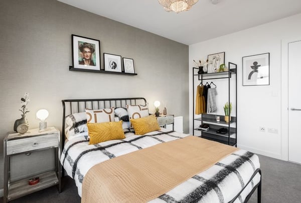 3 bedroom apartment for sale - Image 1