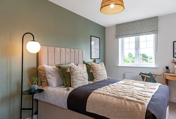 2 bedroom house for sale - Image 2