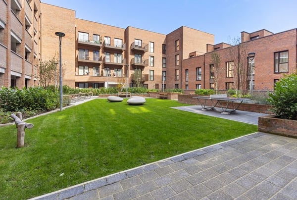 1 bedroom apartment for sale - Image 2