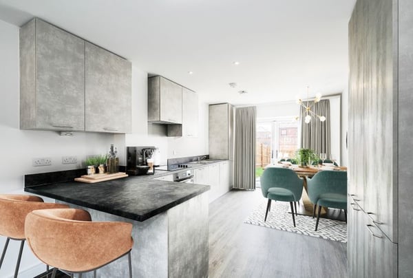 2 bedroom house for sale - Image 2