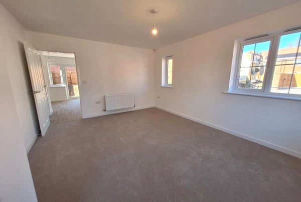 3 bedroom house for sale - Image 2