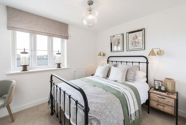 2 bedroom house for sale - Image 2