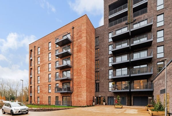 2 bedroom apartment for sale - Image 1