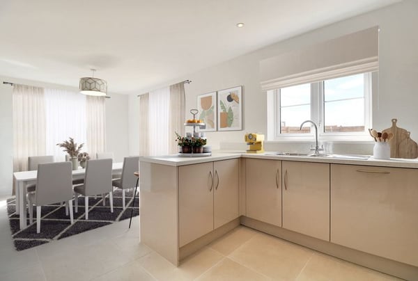 3 bedroom house for sale - Image 2