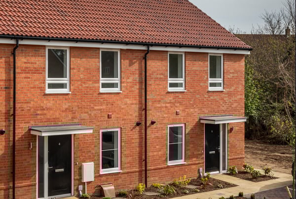 2 bedroom house for sale - Image 2