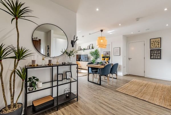 2 bedroom apartment for sale - Image 3