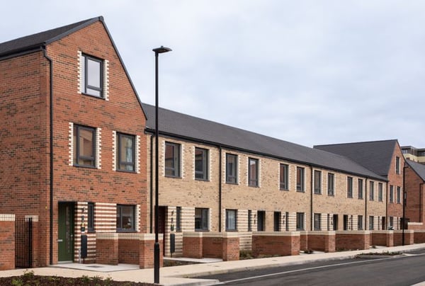 3 bedroom house for sale - Image 1