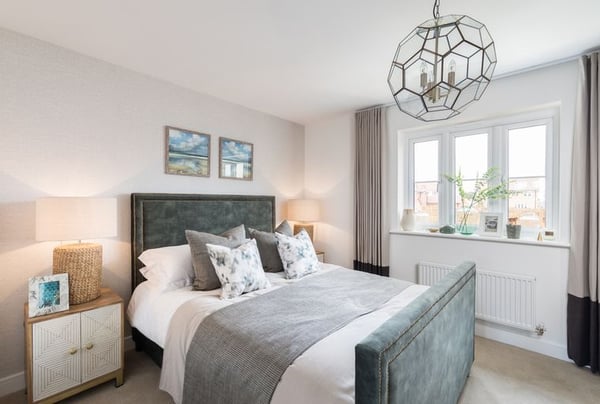 2 bedroom house for sale - Image 2