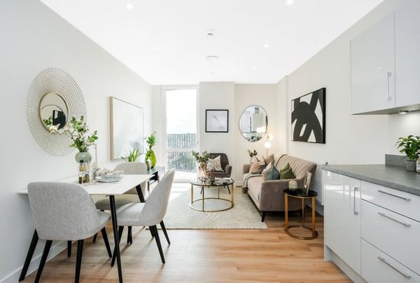 2 bedroom apartment for sale - Image 2