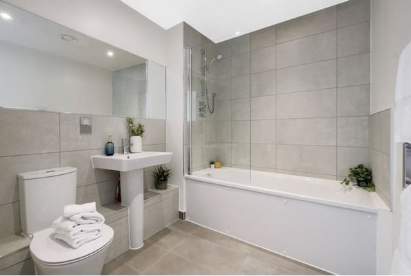 2 bedroom apartment for sale - Image 3