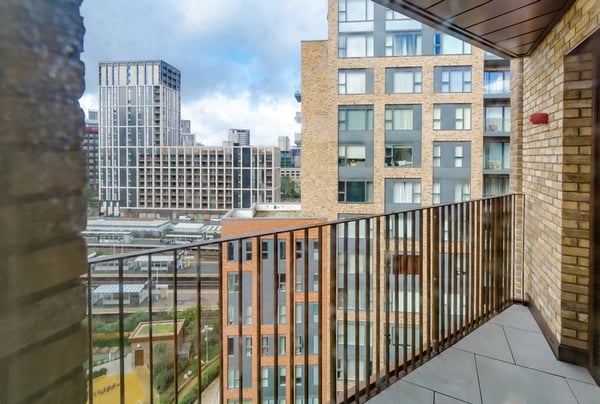 2 bedroom apartment for sale - Image 3