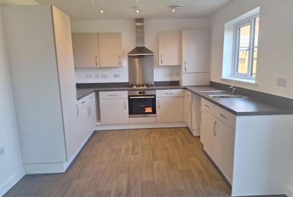 4 bedroom house for sale - Image 2