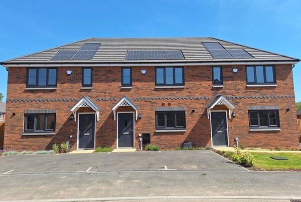 3 bedroom house for sale - Image 1