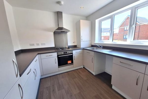 3 bedroom house for sale - Image 2