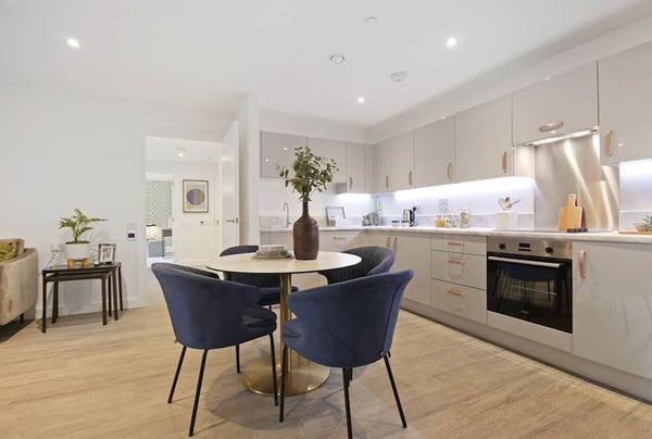 2 bedroom apartment for sale - Image 1