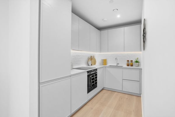 1 bedroom apartment for sale - Image 2