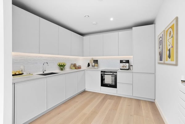 3 bedroom apartment for sale - Image 2