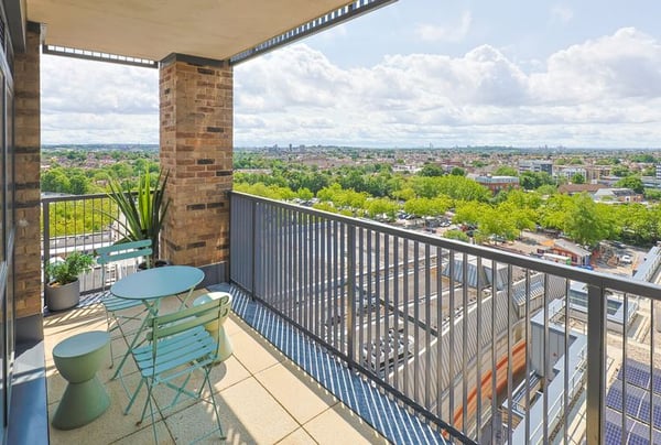 1 bedroom apartment for sale - Image 3