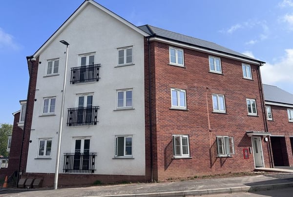 2 bedroom apartment for sale - Image 1
