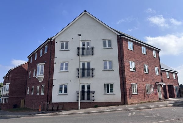 2 bedroom apartment for sale - Image 2