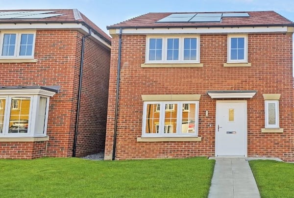 3 bedroom house for sale - Image 3