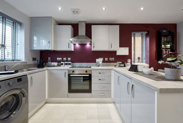 3 bedroom house for sale - Image 2