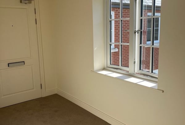 1 bedroom apartment for sale - Image 2
