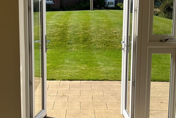 1 bedroom apartment for sale - Image 2