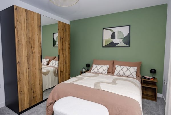 2 bedroom house for sale - Image 2