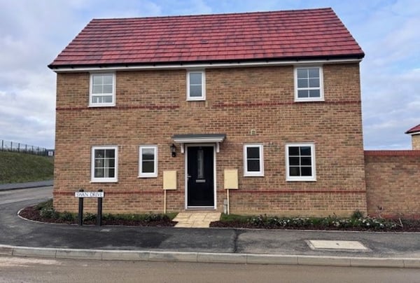 3 bedroom house for sale - Image 1