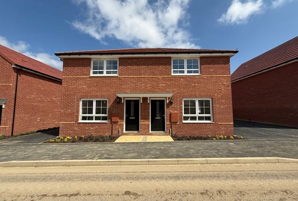 3 bedroom house for sale - Image 1