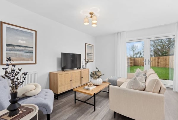 3 bedroom house for sale - Image 2