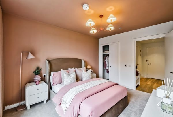 2 bedroom apartment for sale - Image 2