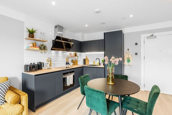 2 bedroom apartment for sale - Image 1