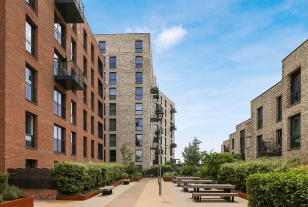 2 bedroom apartment for sale - Image 1