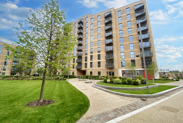 2 bedroom apartment for sale - Image 1